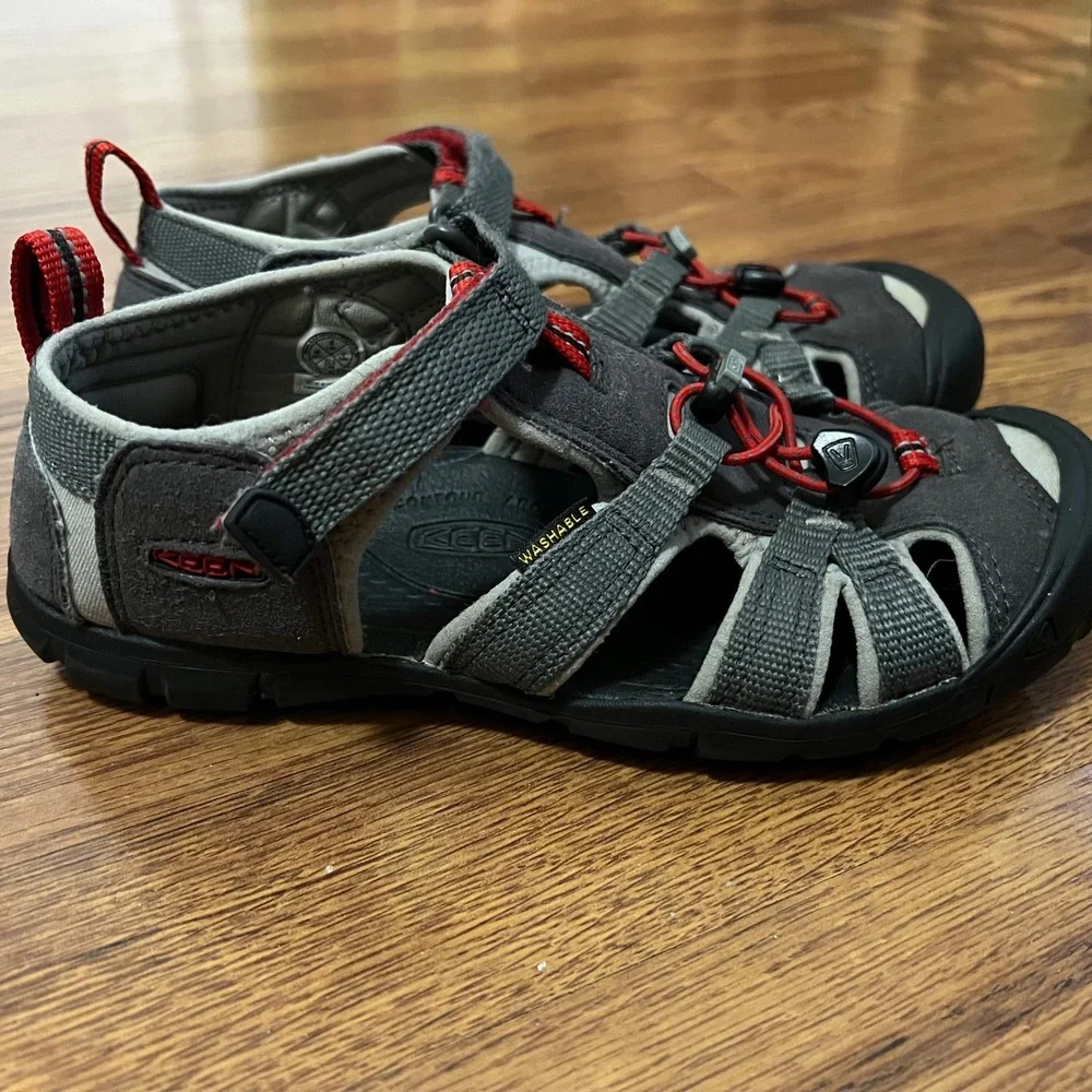 KEEN size 4‎ Kids Water Sandals Newport H2 Grey Red Washable Sport